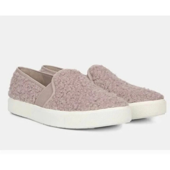VINCE sz. 8M Shearling Fuzzy Blair Slip On Sneaker Flats Pink Faux Fur Leather - Picture 4 of 12